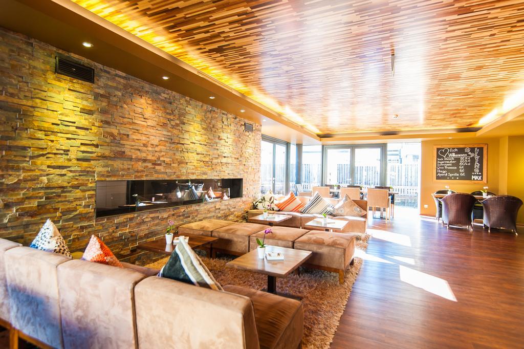 Living Max Hotel Zell am See Eksteriør billede