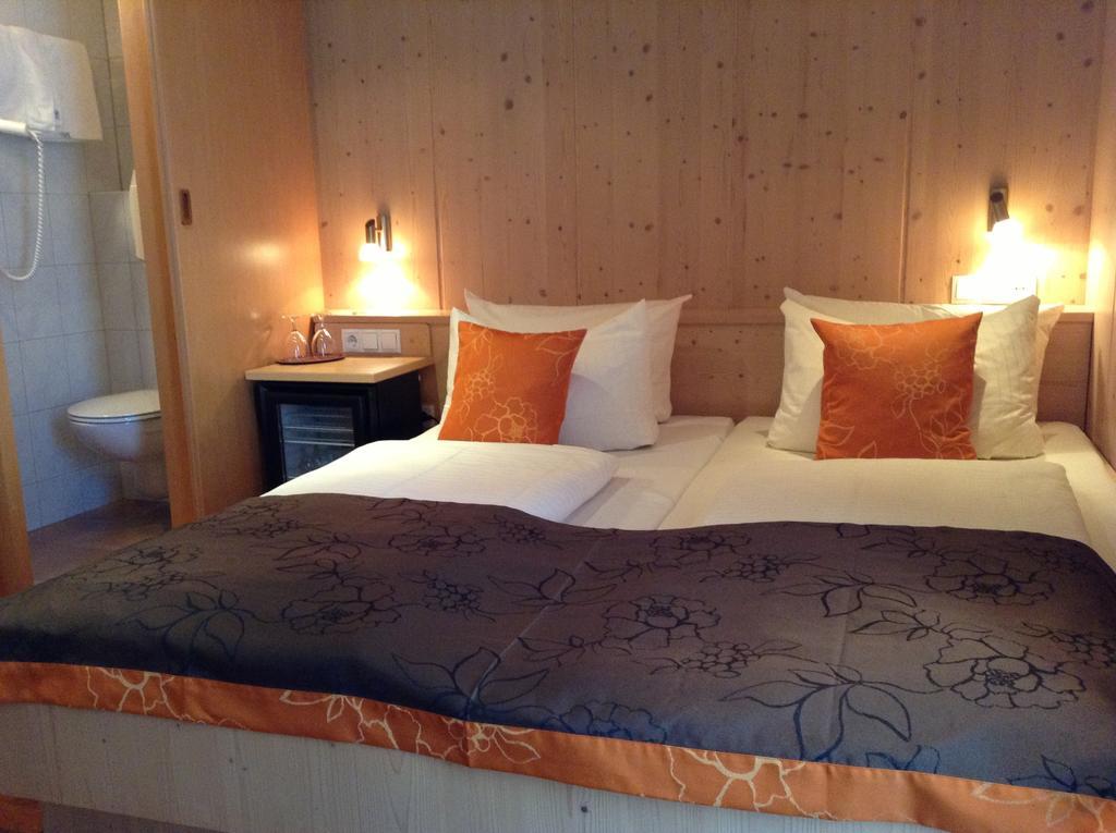 Living Max Hotel Zell am See Eksteriør billede